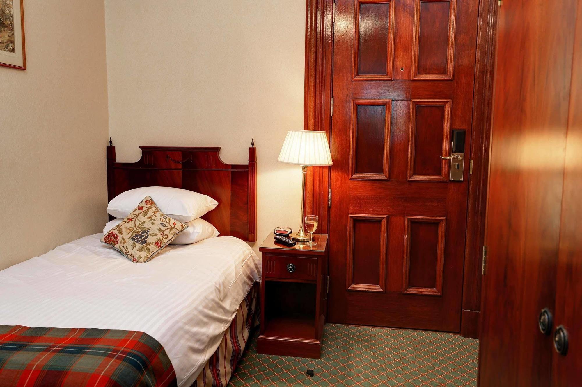Best Western Cartland Bridge Hotel 래너크 객실 사진